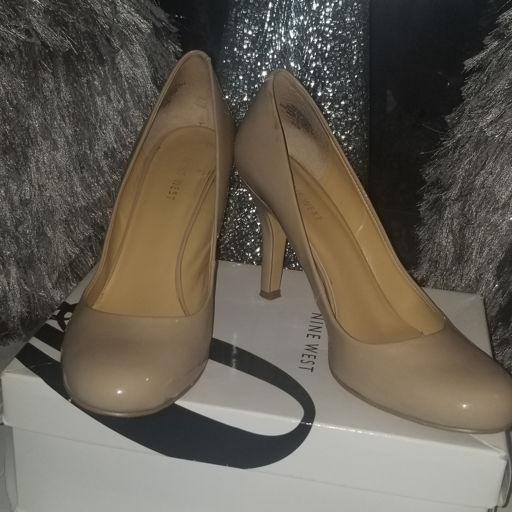 Pumps - Picture 2 of 2